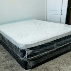 NEW QUEEN PILLOW TOP MATTRESS. Bed frame is not available. Take it home same day 👍