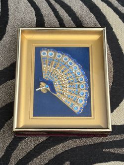 VINTAGE ANTIQUE MINIATURE FAN GOLD SHADOW BOX