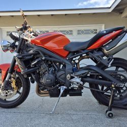 2011 Triumph Street Triple 675 R