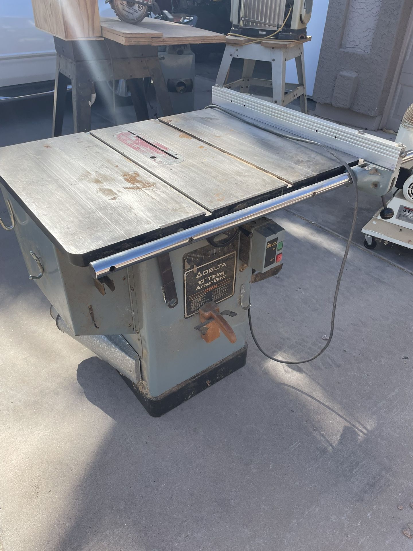 Delta 10” Table Saw