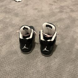 2024 Jordan 4 Retro Fear Size 7Y Good Condition