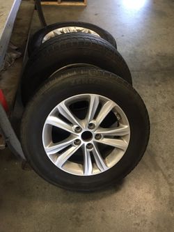 2011-2014 Hyundai Sonata rims an tires $150