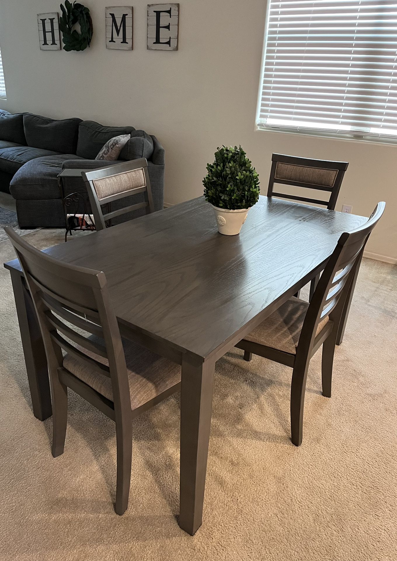 Nice Kitchen Table With 5 Chairs 