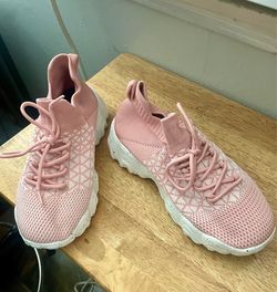 Shoes/ trainers