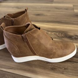 Women’s Wedge Shoes