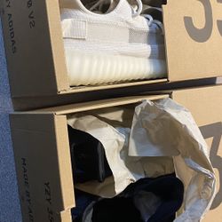 Yeezy 350 V2 Onyx & Bone Men’s 11