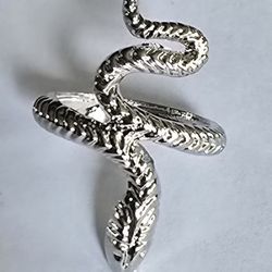 TRENDSETTER QUALITY TITANIUM FOREVER WEAR SILVER EMBOSSED SNAKE WRAP SIZE 8 RING