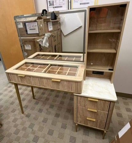 Makeup Vanity Desk with 36" Lighted Mirror