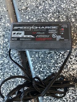 Schumacher SpeedCharge 6V/12V Automatic Battery Maintainer – 1.5 Amp