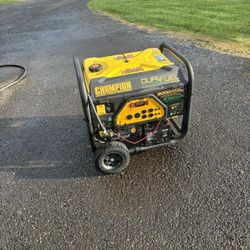 Champion duel fuel 9000 W generator only 4 hr