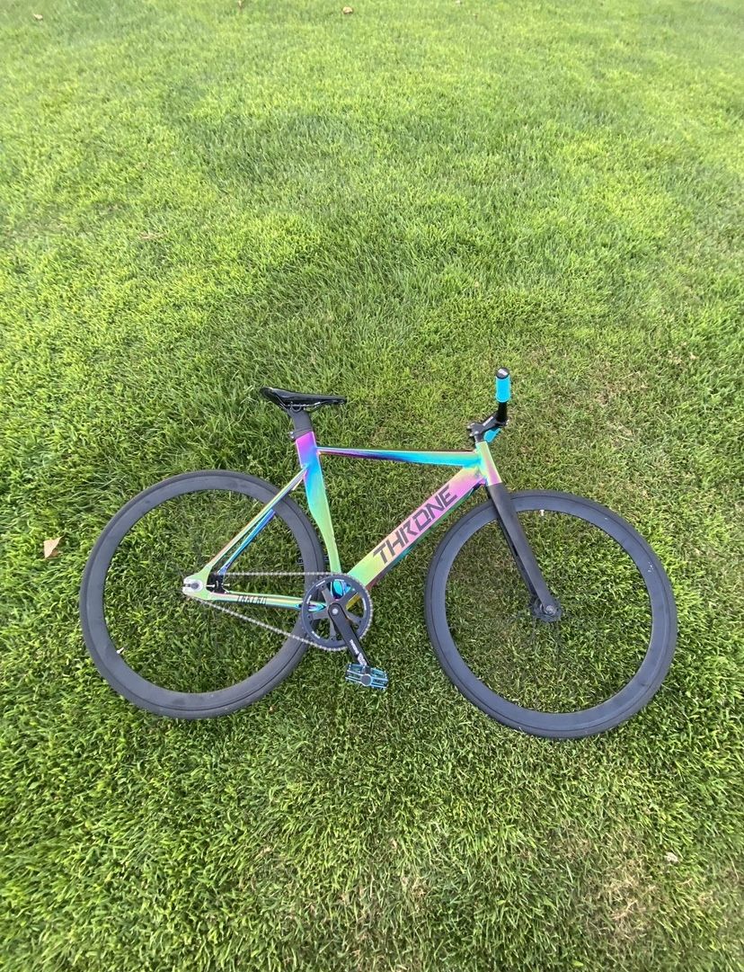 Throne fixie bike