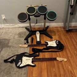 Rock Band 4 Xbox One Series Bundle 2 guitars, drums, mic, Tested Works