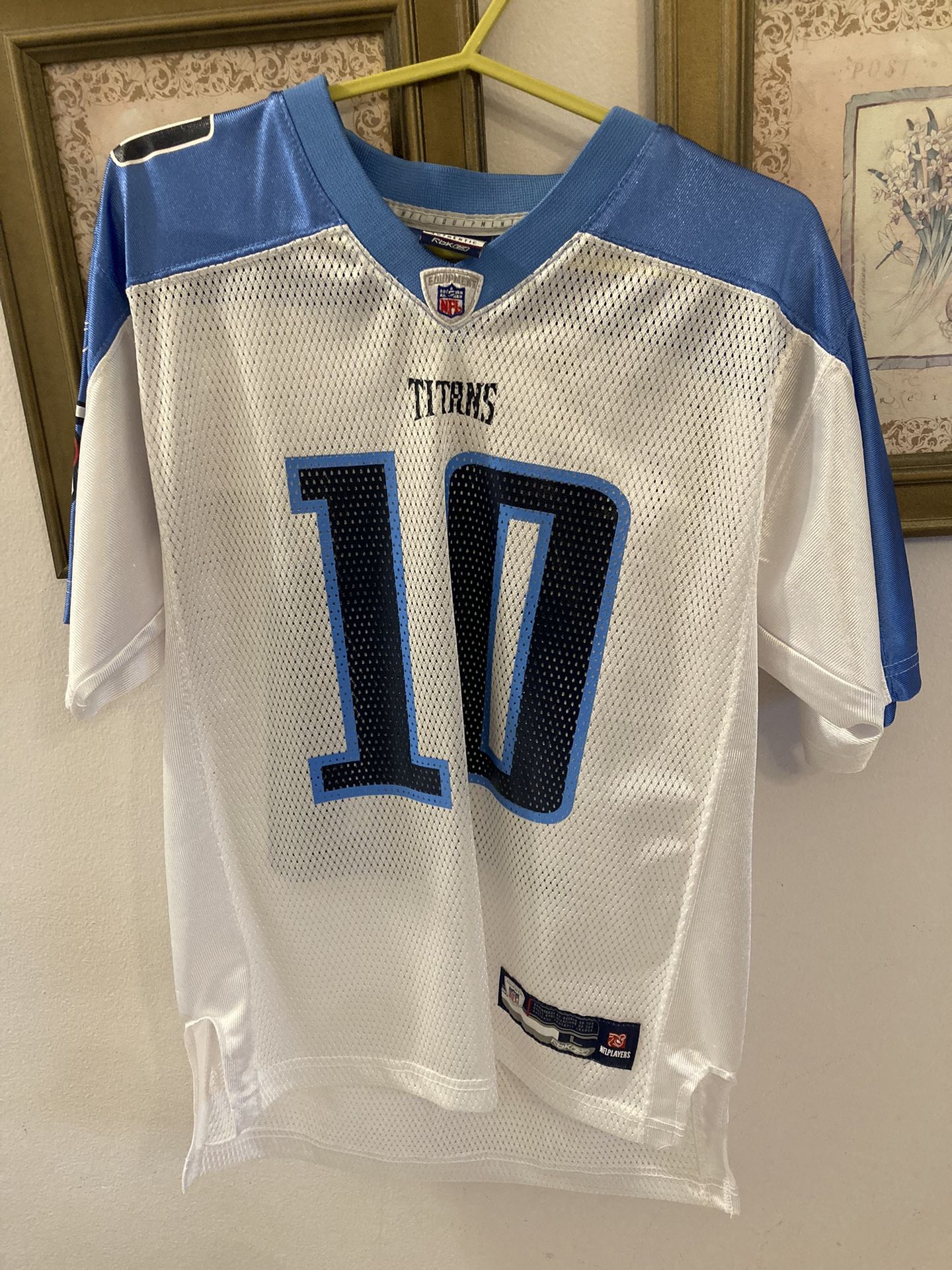 NFL Football Jersey Youth Size Large 14-16 Tennessee Titans #10 Vince Young