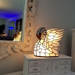 Gorgeous Swan Lamp 