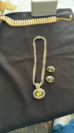 Silver Tone Pendant Necklace and Earring Set
