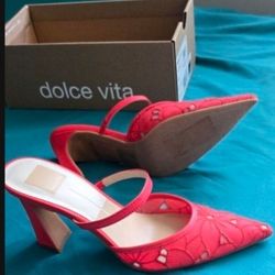 Noriah Floral Pump (Women)
Dolce Vita