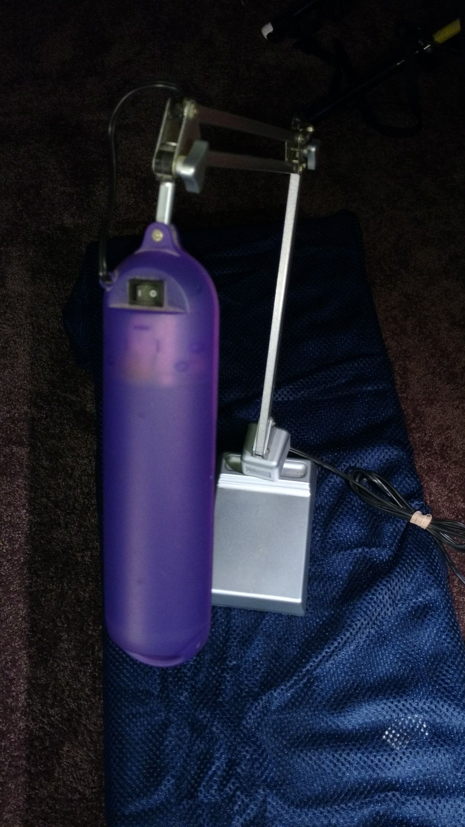 Purple fluorescent tube adjustable multi-angle desk lamp