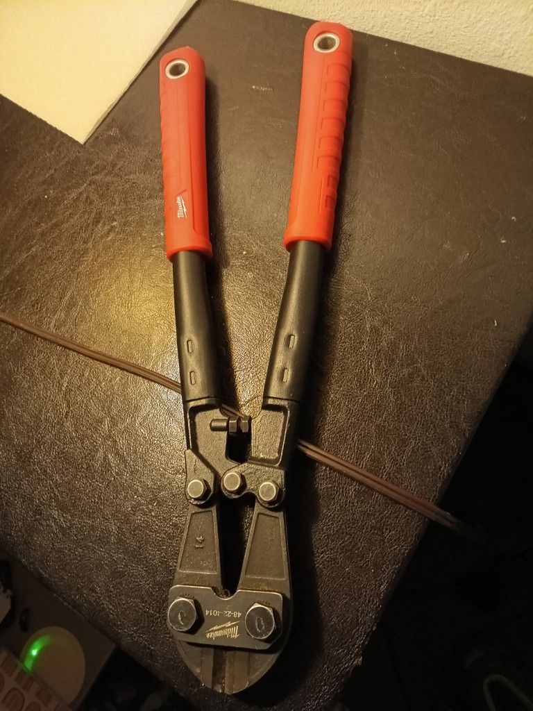 Milwaukee Bolt Cutters