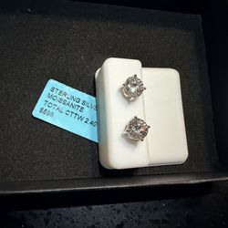 Sterling silver Mossainite