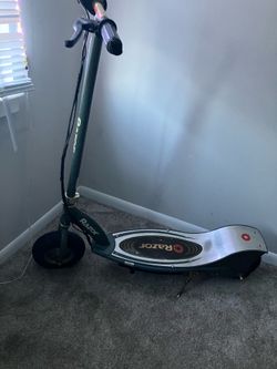 Razor scooter needs charger works fine serious buyers only