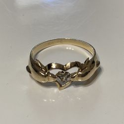 Beautiful 10k Gold  Ring Size 5