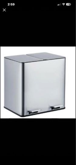 2x4 Gal. Trash Can Dual Compartment. Bote De Basura Doble