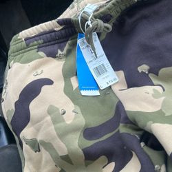 Adidas Men’s Sweatpants 