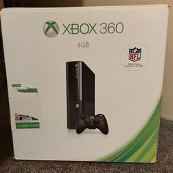 XBOX 360 SLIM 4GB MINT, BUNDLED- ORIGINAL BOX+STOCK CONTROLLER+ HALO 4 LIMITED EDITION CONTROLLER + ORIGINAL CORDS & CABLES IN PLASTIC