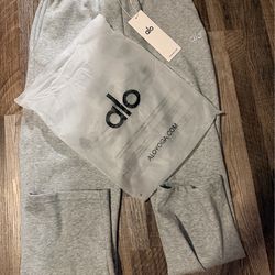 Alo grey sweatpants not cuffed