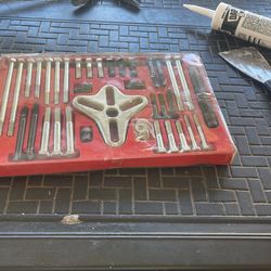 46 Pieces Bolt Type Puller Set