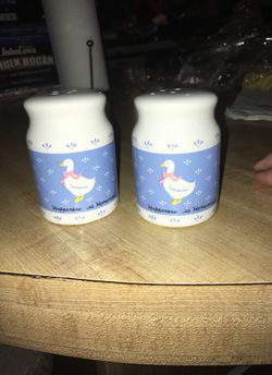 Salt and pepper shakers, 1987