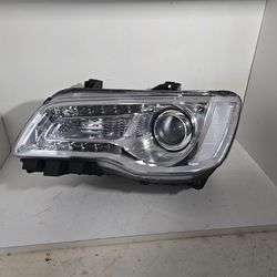 CHRYSLER LEFT SIDE HEADLIGHT