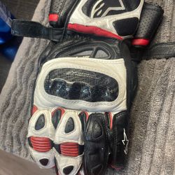 Motorcycle gloves