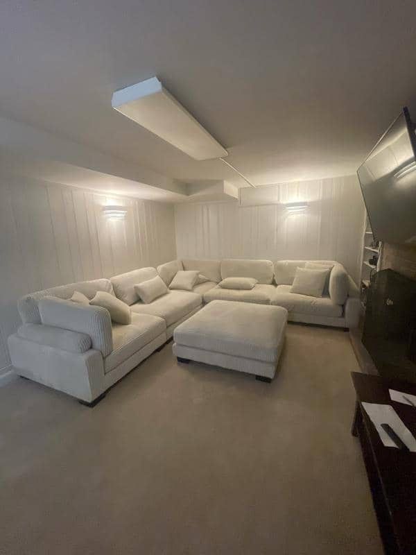 Sofa Seccional De Tela. Beige And White. Down