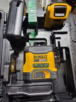DEWALT 20-V Lithium-lon 3-Plane Beam 360° 130 ft. Laser Level Kit with 2.0Ah Battery, Charger, and Case