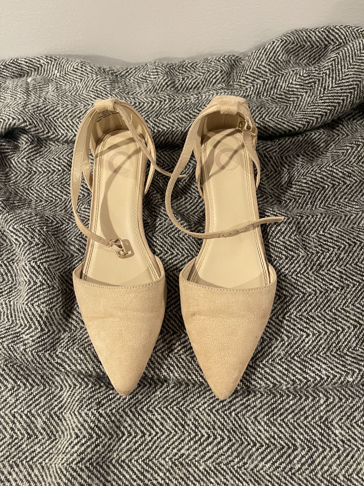Women’s Beige Ballet Flats