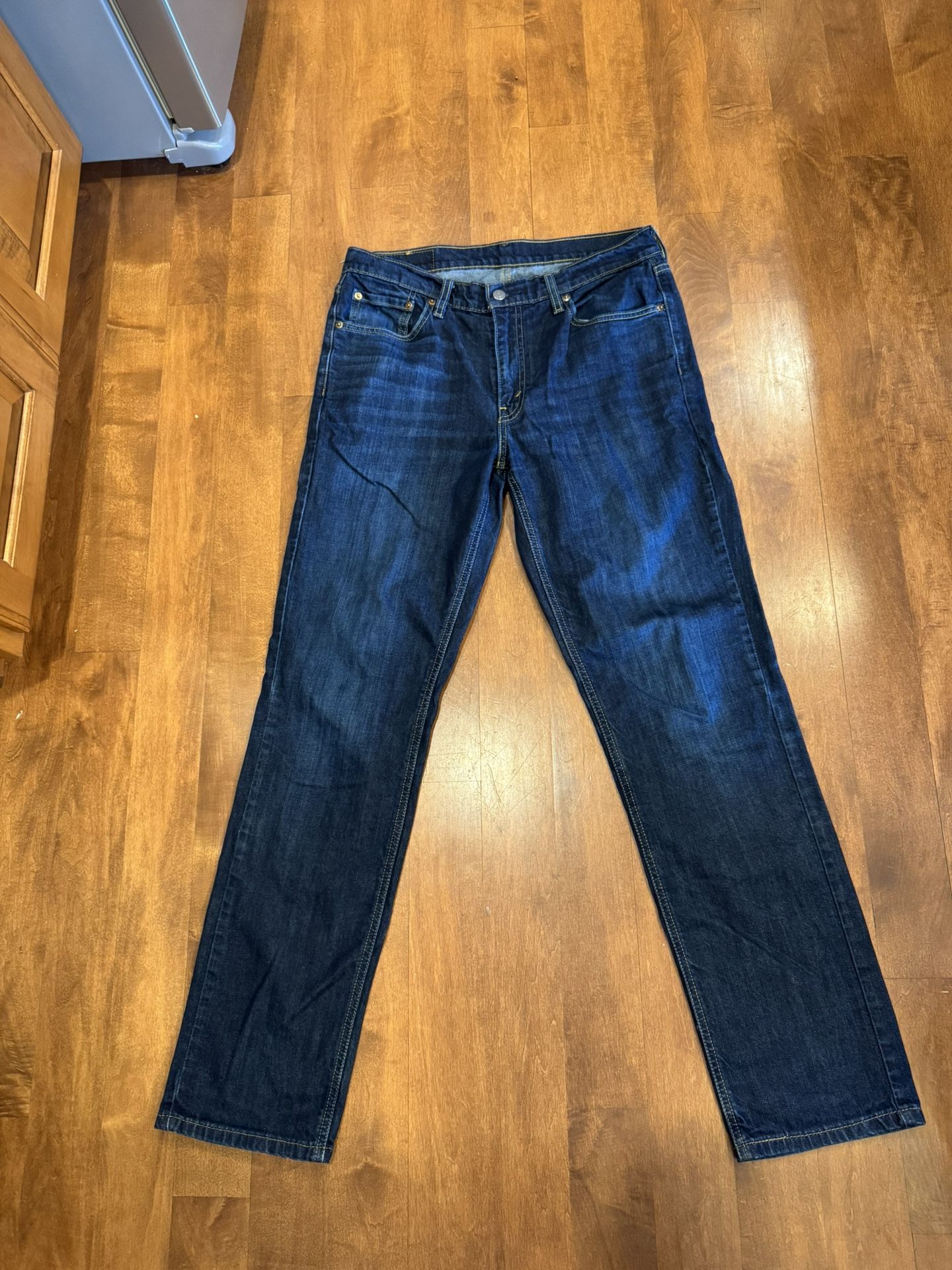 Men’s Levi’s 541 Jeans Shipping Available