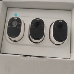3 ARlo security cameras brand new