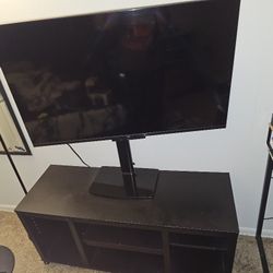 Smart TV Amazon fire TV Series 43" in 4K UHD, Stand, and Long Table 