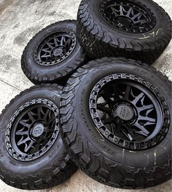 17x9 NEW locks rims and use Bfgoodrich tires 6x139 ET 0 Silverado Tacoma Sierra Bronco tundra etc.