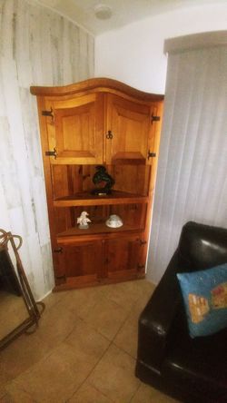 Wood kicten cabints very very Niceto peice s