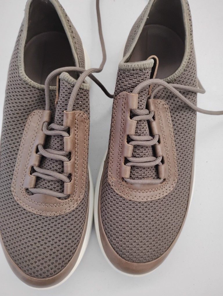 Ecco Women Slip On Lace Sneakers
