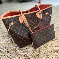 LOUIS VUITTON KEY POUCH CARD HOLDER for Sale in Rancho Cucamonga, CA -  OfferUp