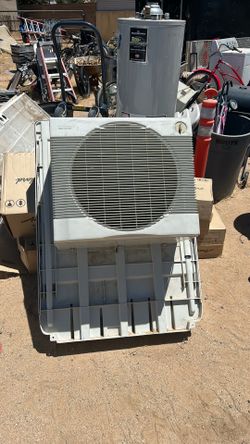 Bonaire swamp cooler is the biggest one very strong good working condition