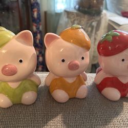 3 CUTE PIGGY BANK 4” 