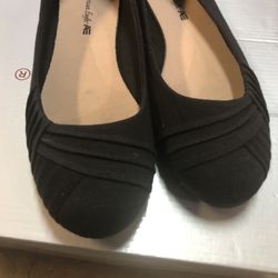 Black Flats. Great Condition. Size 7 1/2