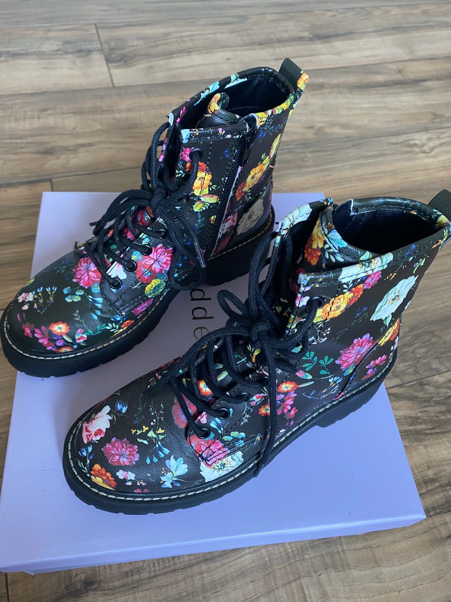 Combat boots