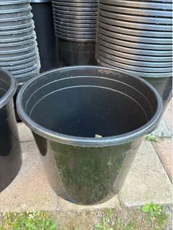 New 3 gallon plastic nursery pots