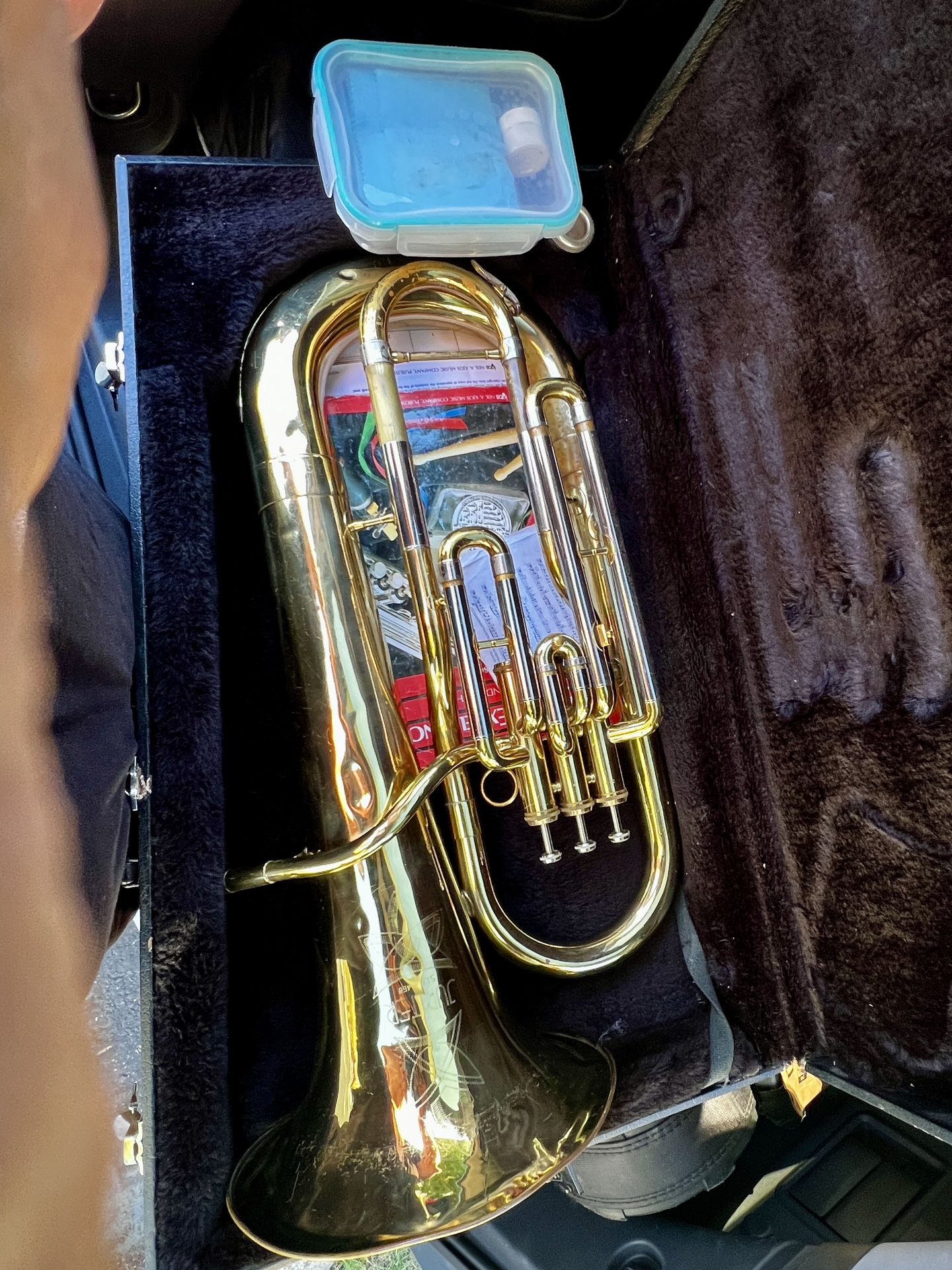 Jupiter 3-valve euphonium, 2 mpc,cleaning, extra part,hardshell case,small dings - Priced To Sell Quickly