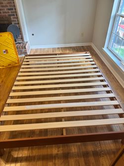 Queen platform frame